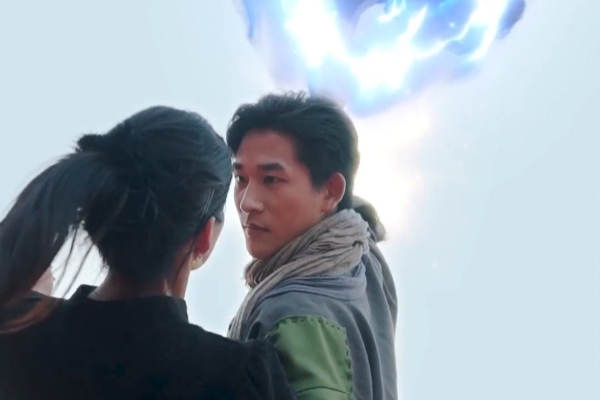 [Doblado]¡Mamá, papá es invencible!