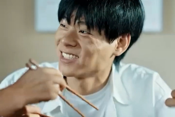 Аромат цветущей сливы приходит с горьким холодом