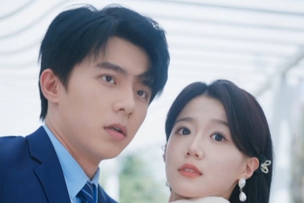 [Dijuluki]Istri Dewiku Lengket Padaku