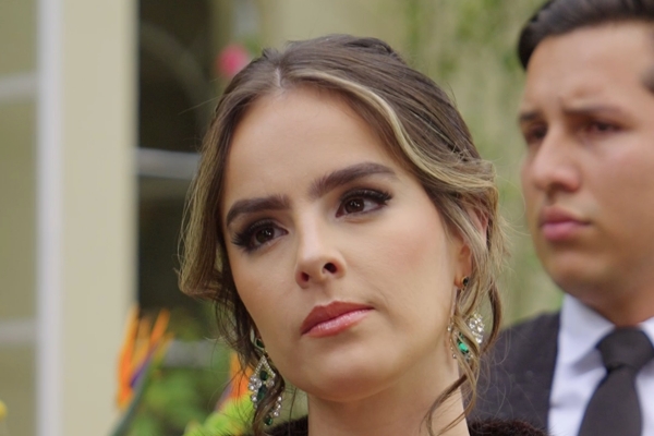 La Espalda de la Novia No Deseada